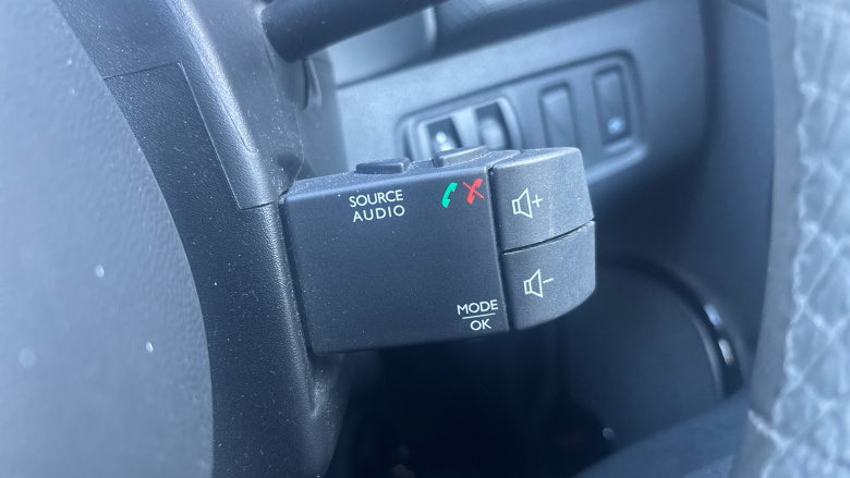 Renault Clio 0.9 TCE 90 Iconic 5dr Petrol Hatchback